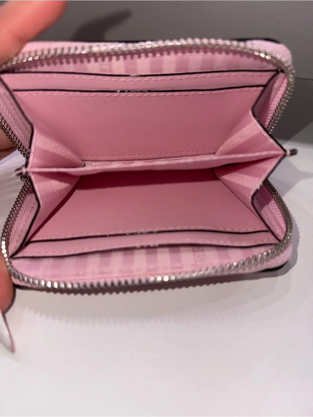 Victorias Secret compact zip